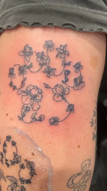 Custom Flower Paw Print Design/ Incomplete PotterySun